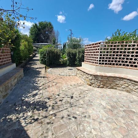 Spoleto By The Pool Exterior foto