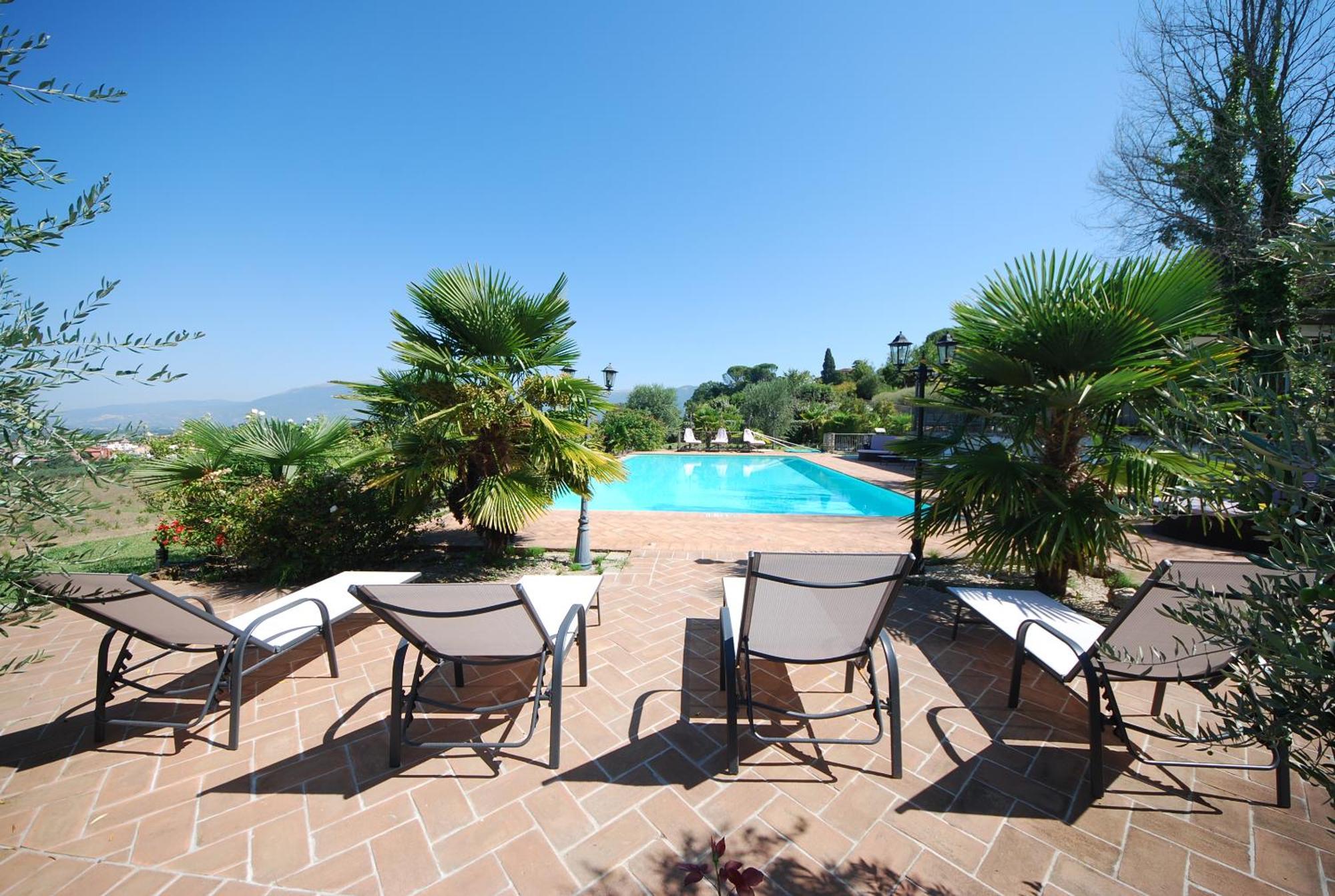Spoleto By The Pool Exterior foto