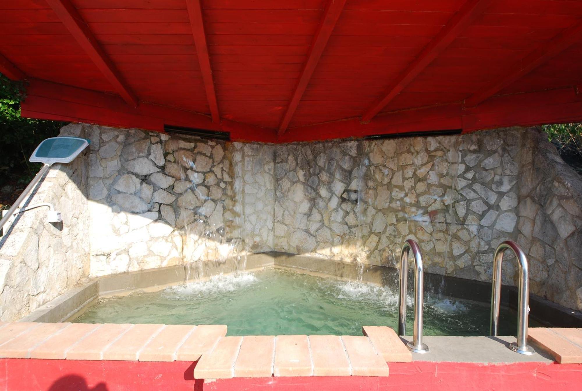Spoleto By The Pool Exterior foto