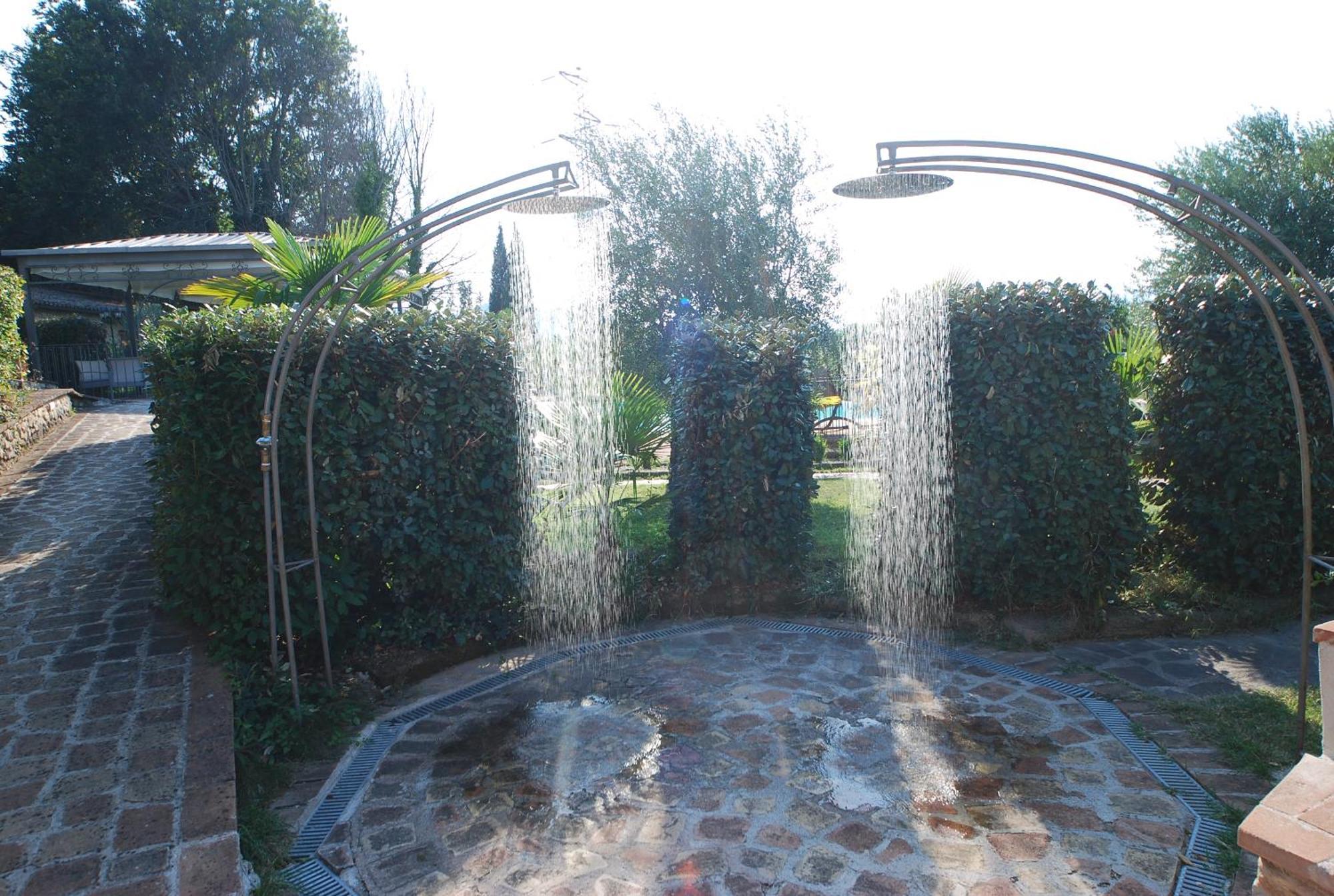 Spoleto By The Pool Exterior foto