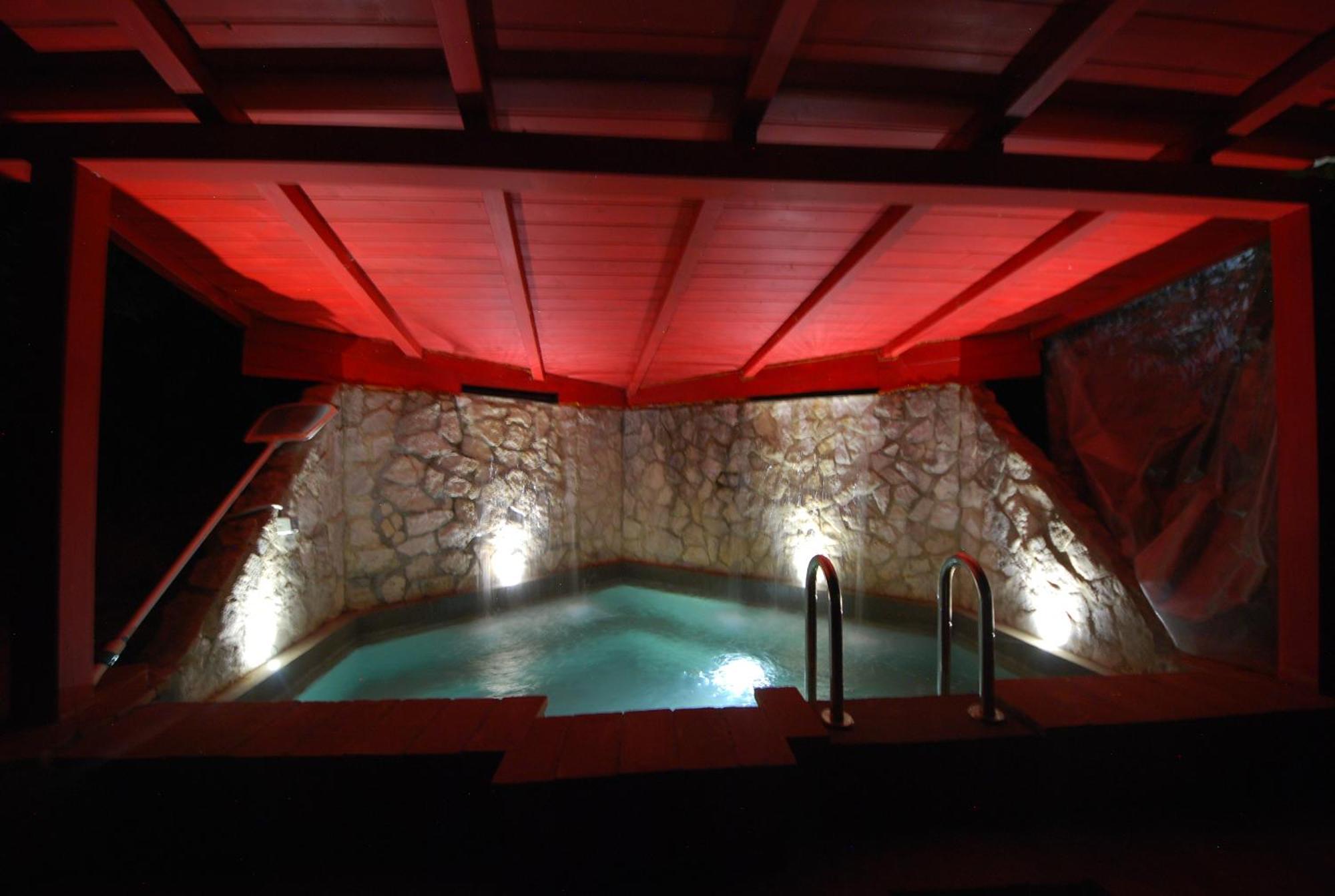 Spoleto By The Pool Exterior foto