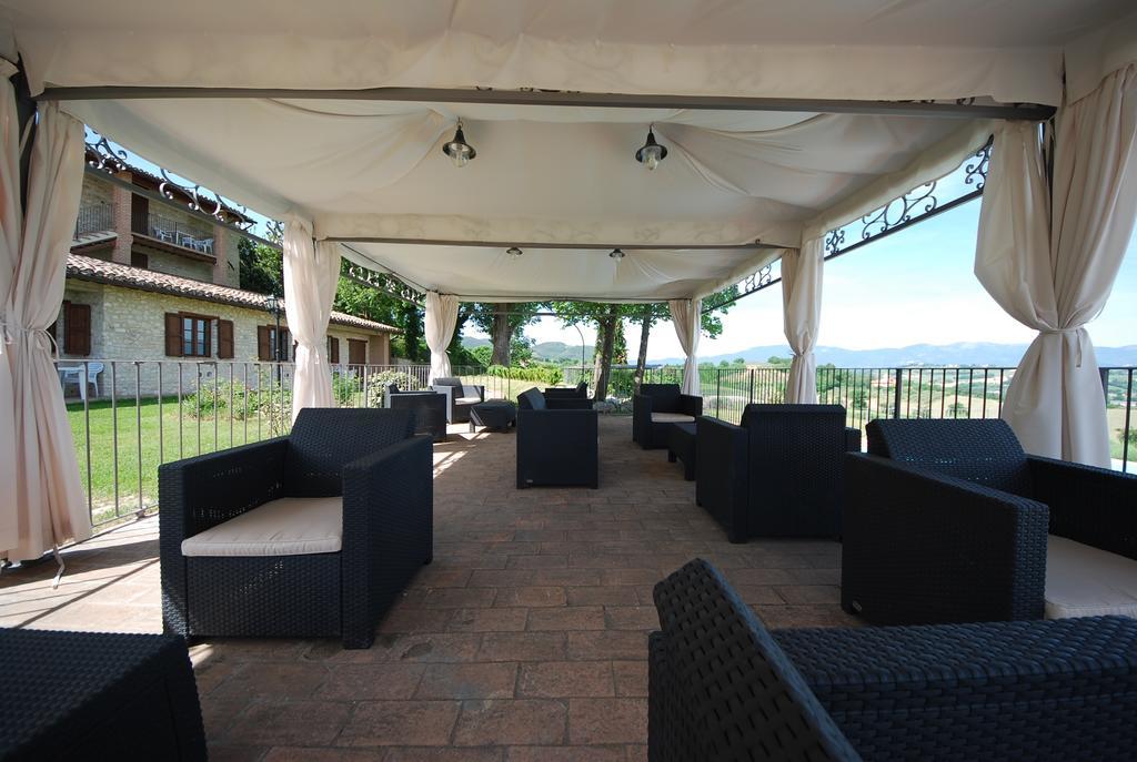 Spoleto By The Pool Exterior foto