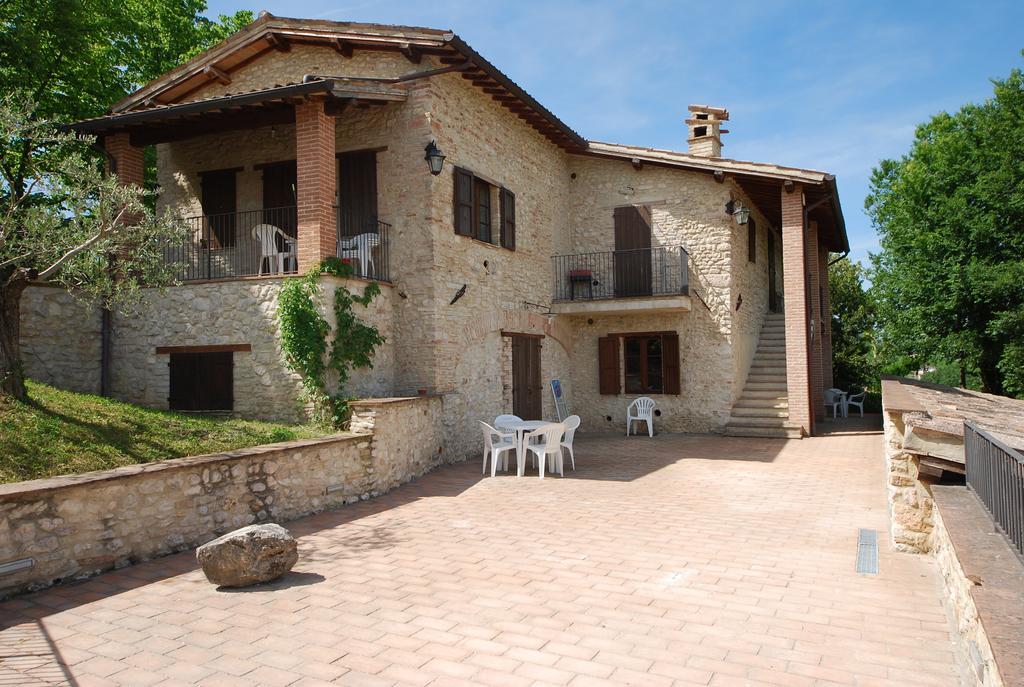 Spoleto By The Pool Exterior foto